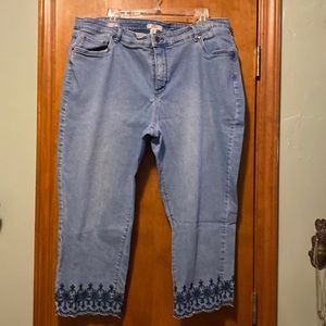 Women’s Croft & Barrow jean capris
